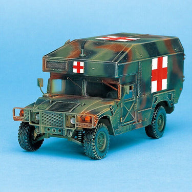 Academy 13243 1/35 M997 Maxi Ambulance